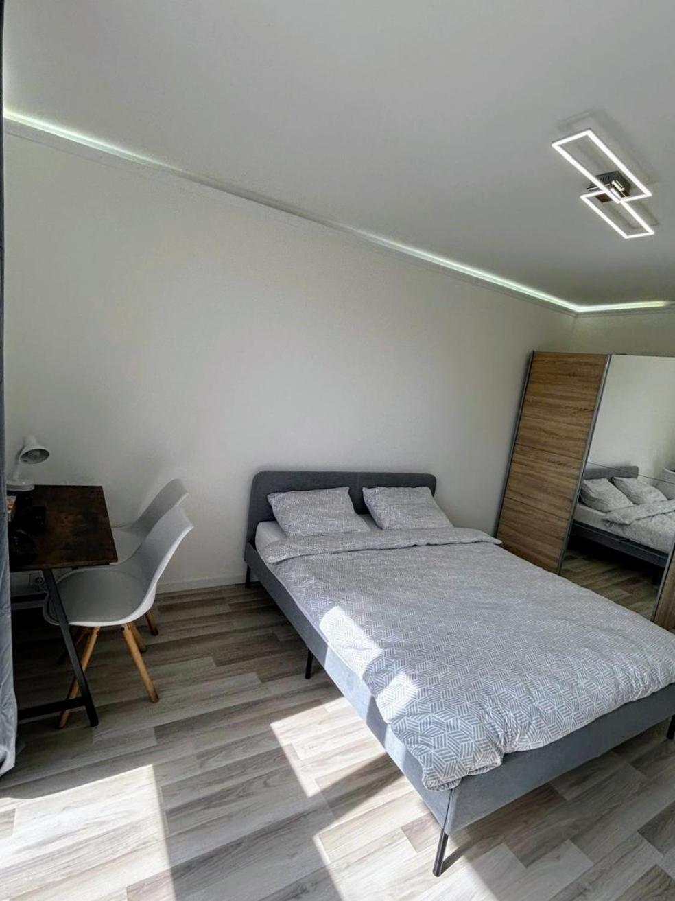 Charmant B&B Espace Et Confort Villeneuve-la-Garenne Kültér fotó